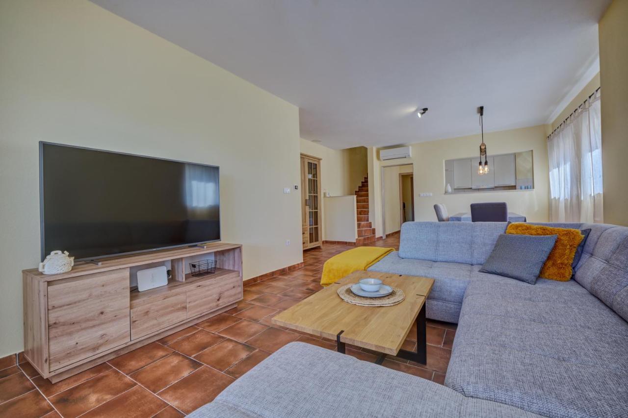 Anovi Holiday Homes By Litto Trogir Kültér fotó